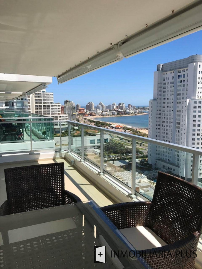 Apartamento ID.470 - Venta de Apartamento de 3 Dormitorios con Vista al Mar, Playa Mansa, Punta del Este C922