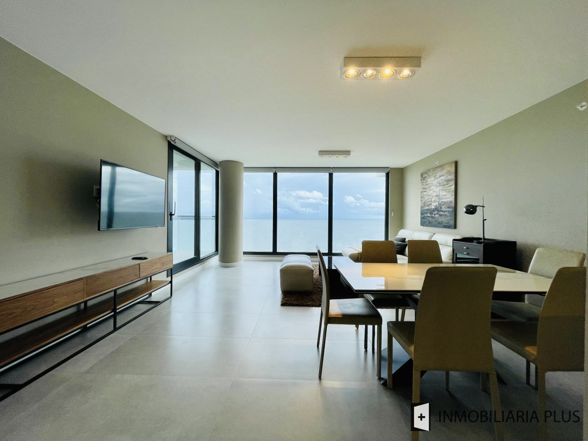 Apartamento ID.881 - Alquiler de Apartamento con todos los servicios sobre Playa Mansa 2 Dormitorios en Torre Venetian 