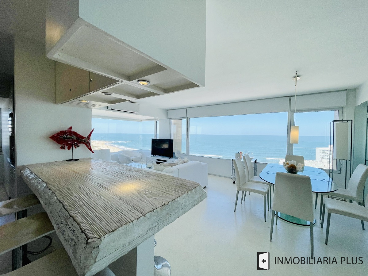 Apartamento ID.1000 - Alquiler departamento piso alto de 3 dormitorios en la Península de Punta del Este