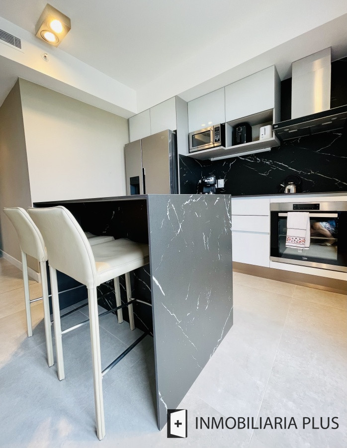 Apartamento ID.881 - Alquiler de Apartamento con todos los servicios sobre Playa Mansa 2 Dormitorios en Torre Venetian 