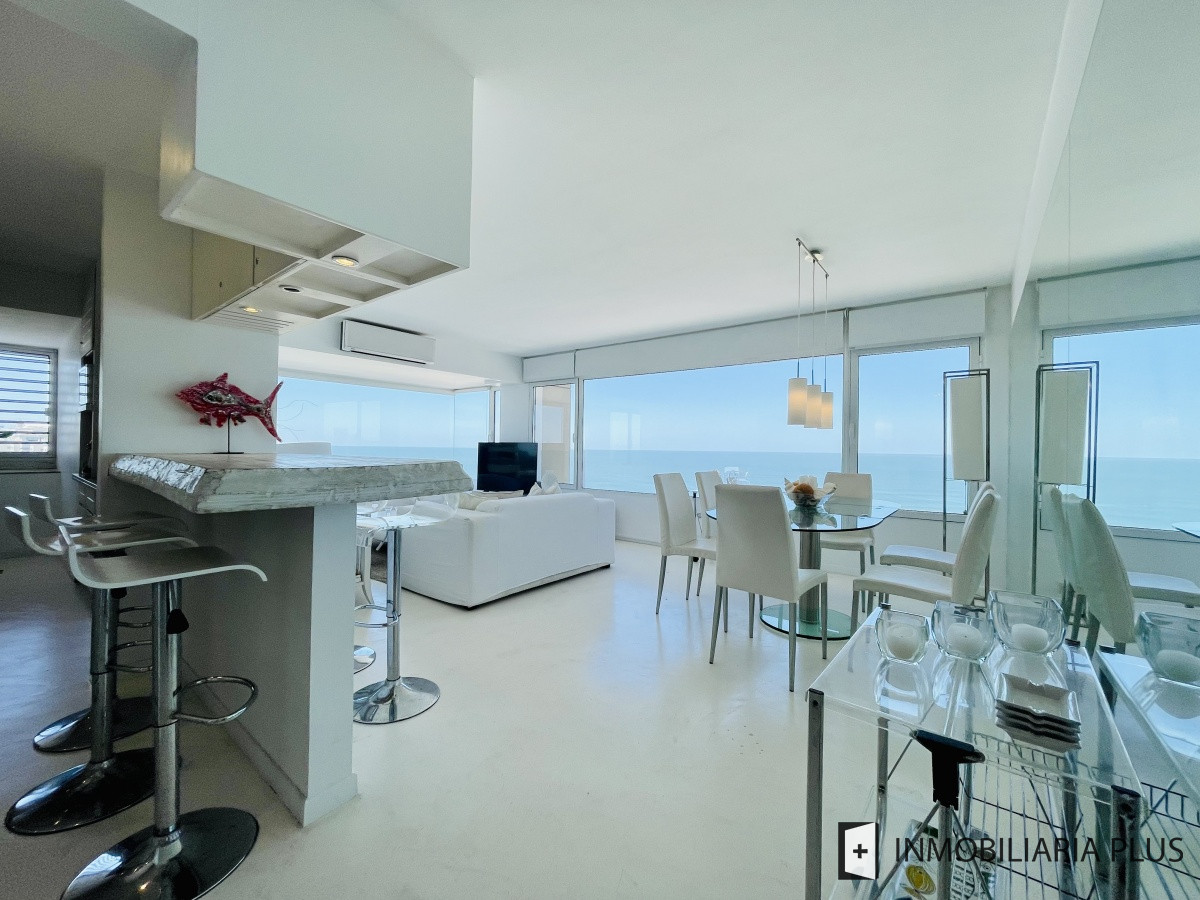 Apartamento ID.1000 - Alquiler departamento piso alto de 3 dormitorios en la Península de Punta del Este