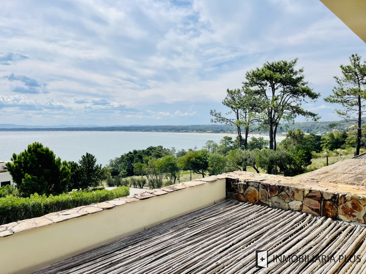 Apartamento ID.1016 - Venta de apartamento en Punta Ballena con 2 dormitorios Piscinas Barbacoa Club House Parrillero y más