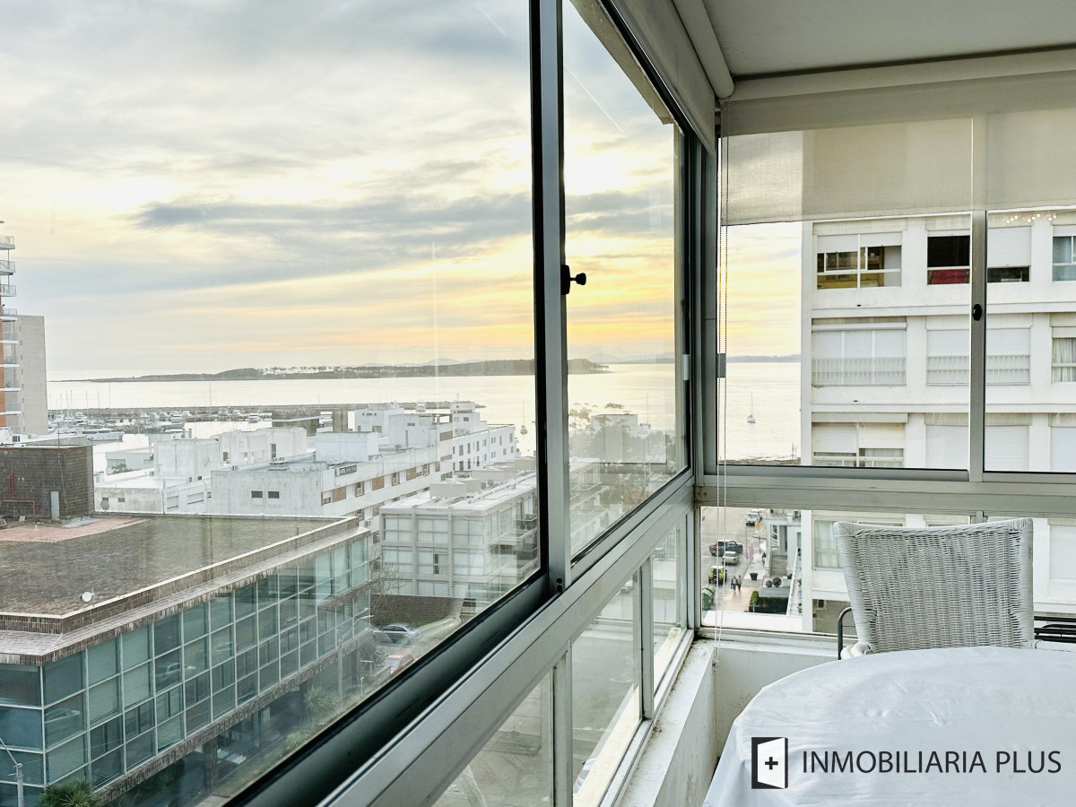 Apartamento ID.1666 - Venta de apartamento en Península de Punta del este con 3 dormitorios y 2 baños reciclado 