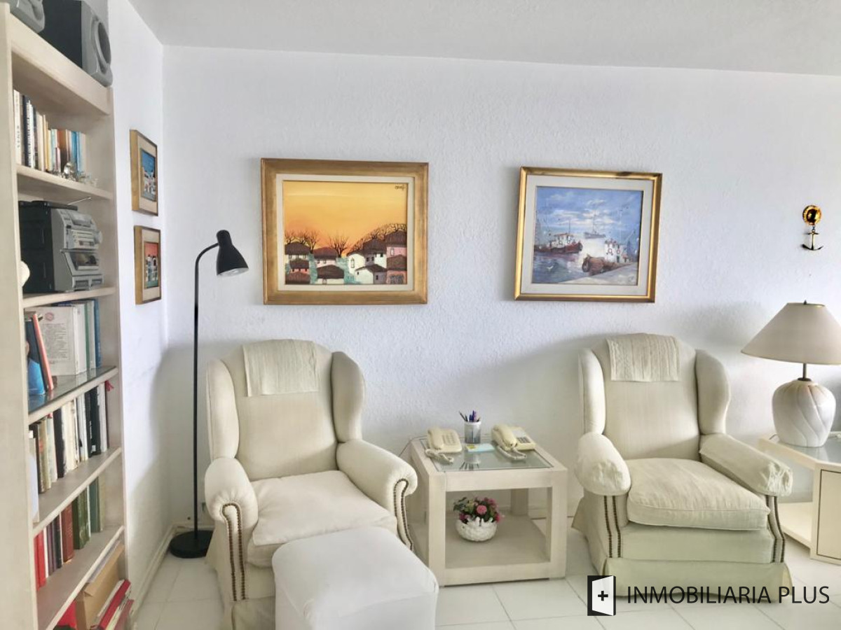 Apartamento ID.1010 - Venta de Apartamento de 138 m2 con 4 Dormitorios con Vista al Mar de la Península de Punta del Este