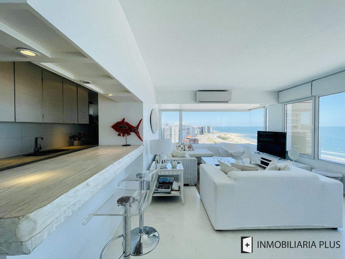 Apartamento ID.1000 - Alquiler departamento piso alto de 3 dormitorios en la Península de Punta del Este