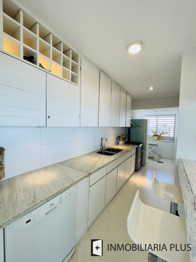 Apartamento ID.1000 - Alquiler departamento piso alto de 3 dormitorios en la Península de Punta del Este