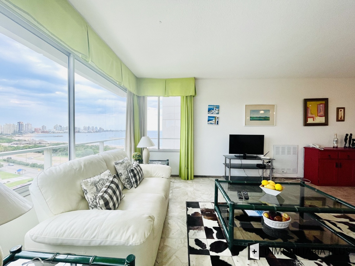 Apartamento ID.715 - Venta de Apartamento de 2 Dormitorios Frente al Mar, con Vista - Playa Mansa, Venta Código: C715B