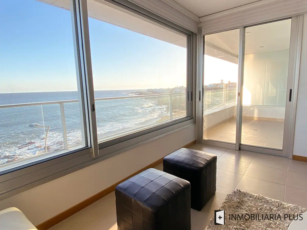 Apartamento ID.1011 - Alquiler de Apartamento de 115 m2 con 3 Dormitorios Frente al Mar en la Península de Punta del Este