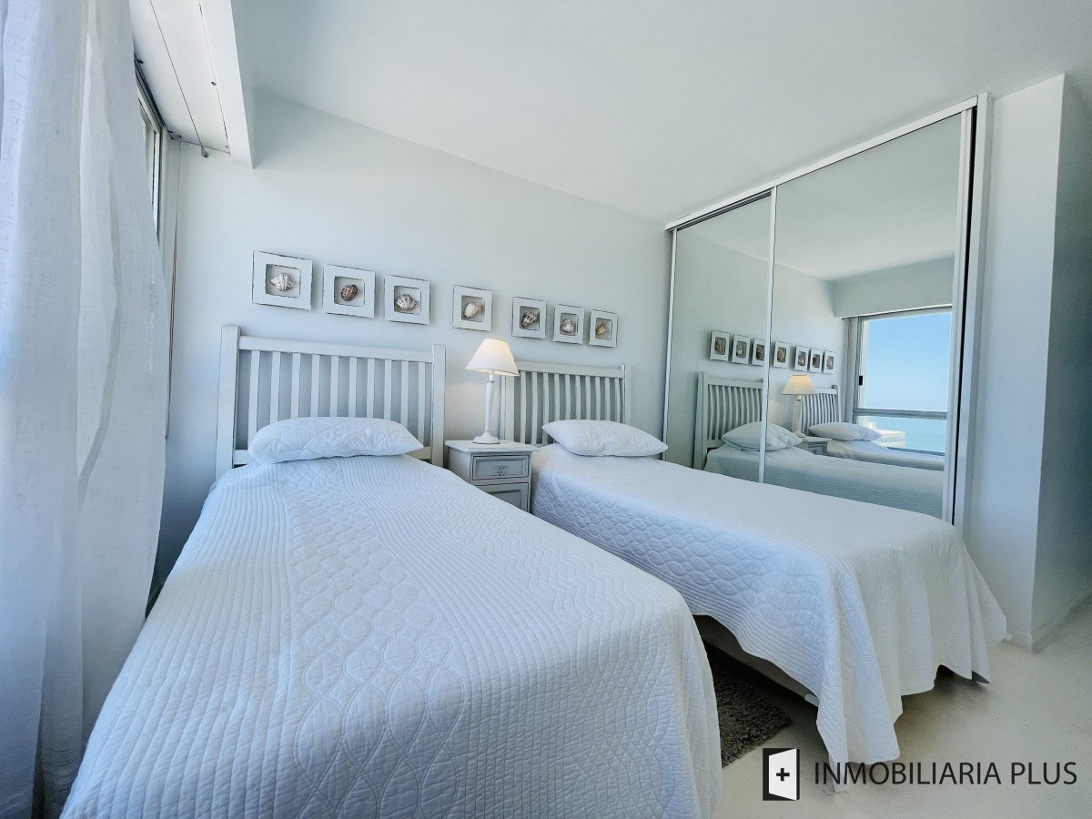 Apartamento ID.1000 - Alquiler departamento piso alto de 3 dormitorios en la Península de Punta del Este