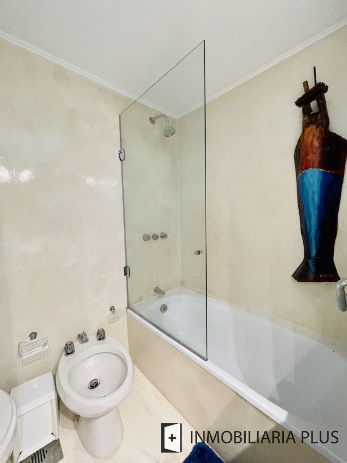 Apartamento ID.1000 - Alquiler departamento piso alto de 3 dormitorios en la Península de Punta del Este