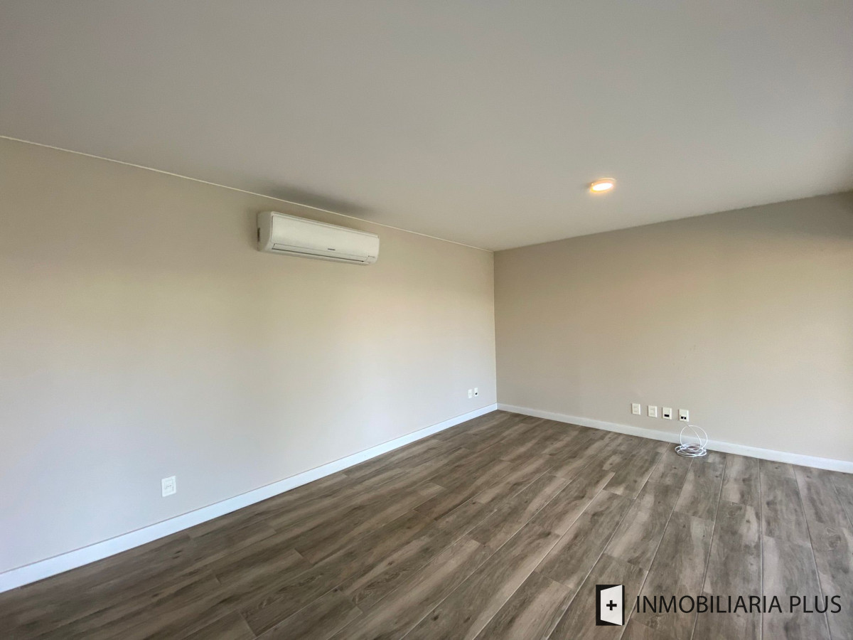 Apartamento ID.472 - Espectacular Apartamento de 2 Dormitorios, Dependencia y Parrillero a Estrenar en Punta del Este Maldonado C924