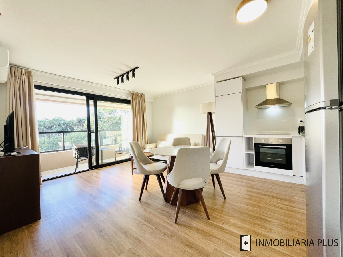 Apartamento ID.1581 - Alquiler de Apartamento en Punta del Este de 1 Dormitorio en Alquiler Anual sobre Roosevelt