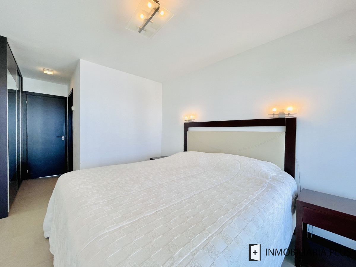 Apartamento ID.993 - Venta de Apartamento de 2 Dormitorios con Vista al Mar y Parrillero en Playa Mansa