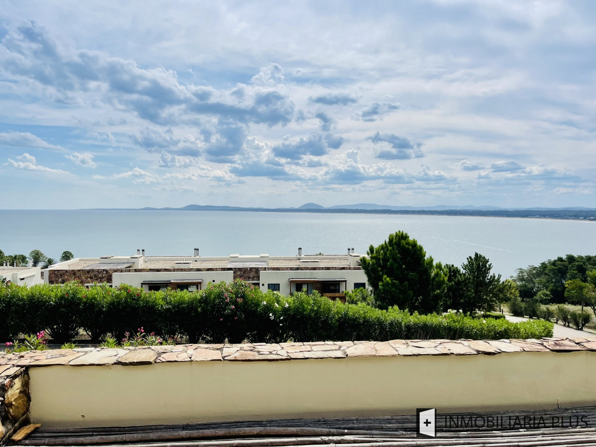 Apartamento ID.1016 - Venta de apartamento en Punta Ballena con 2 dormitorios Piscinas Barbacoa Club House Parrillero y más