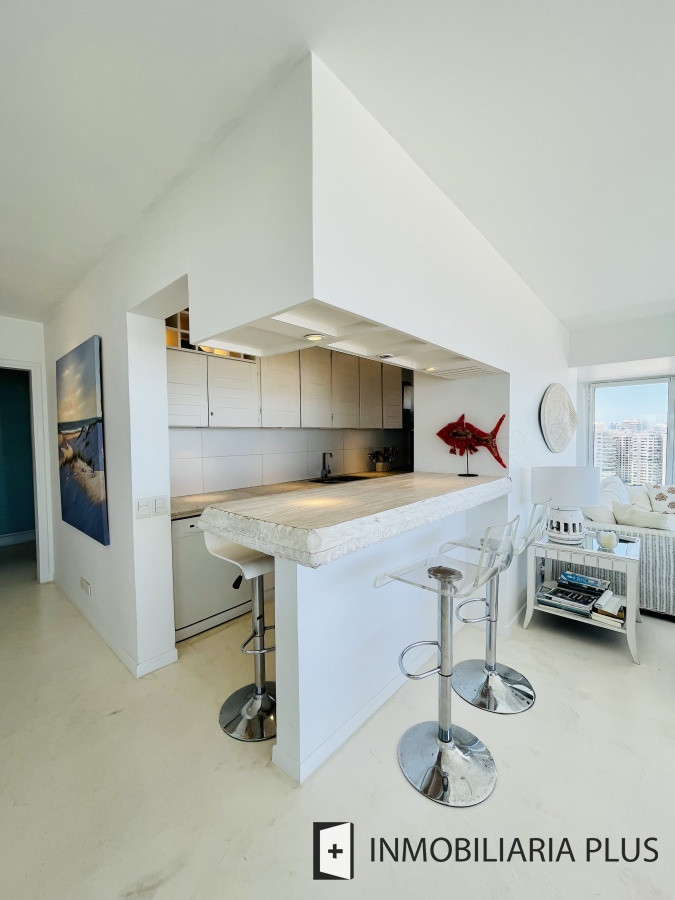 Apartamento ID.1000 - Alquiler departamento piso alto de 3 dormitorios en la Península de Punta del Este