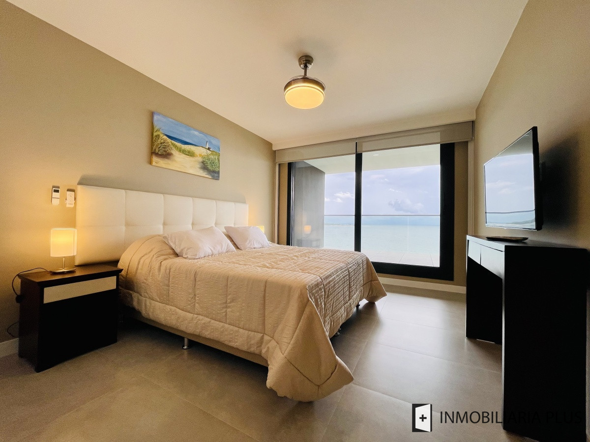 Apartamento ID.881 - Alquiler de Apartamento con todos los servicios sobre Playa Mansa 2 Dormitorios en Torre Venetian 