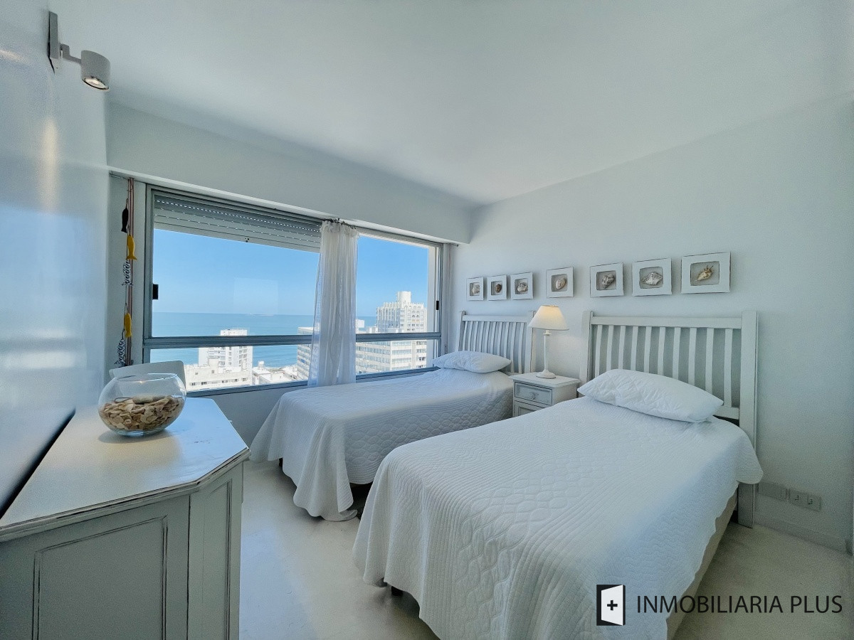 Apartamento ID.1000 - Alquiler departamento piso alto de 3 dormitorios en la Península de Punta del Este