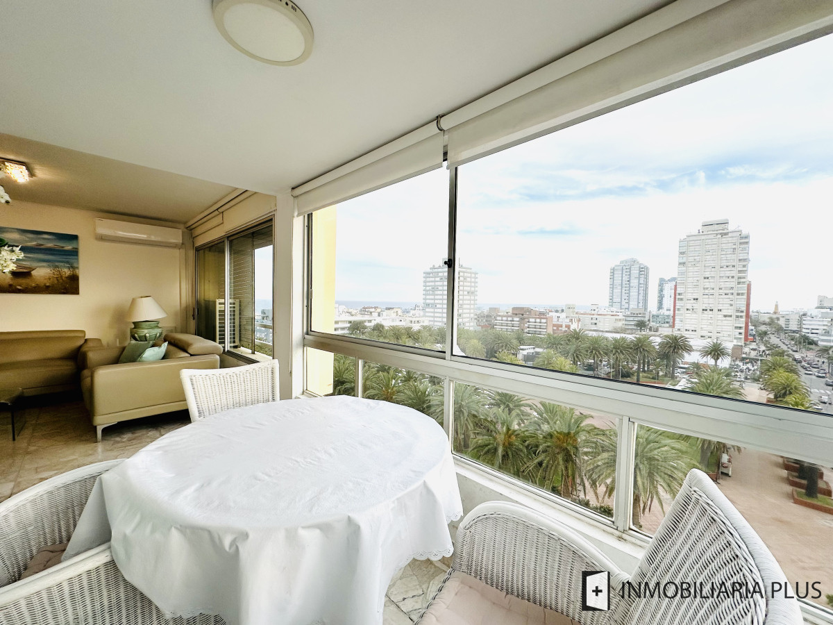 Apartamento ID.1666 - Venta de apartamento en Península de Punta del este con 3 dormitorios y 2 baños reciclado 