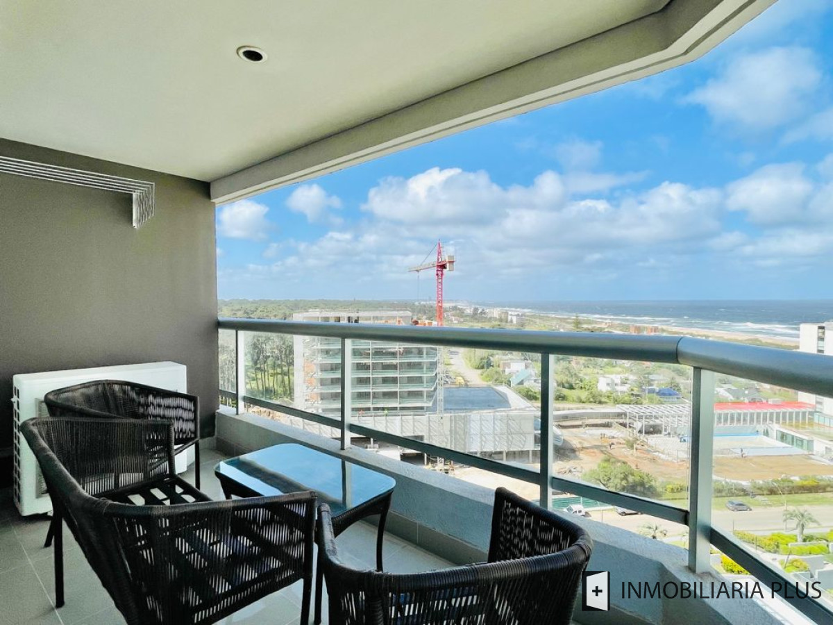Apartamento ID.883 - Alquiler y Venta de apartamento en torre de playa Brava con 2 dormitorios 