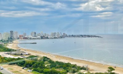 Venta de Apartamento de 2 Dormitorios Frente al Mar, con Vista - Playa Mansa, Venta Código: C715B