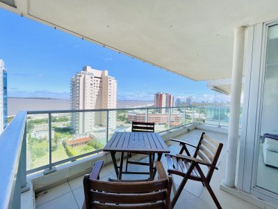  Venta de Apartamento de 2 Dormitorios con Vista al Mar y Parrillero en Playa Mansa