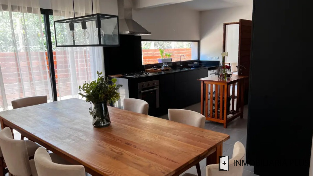Casa ID.1006 - Alquiler de Casa con Piscina climatizada 4 Dormitorios y 676 m2 de terreno