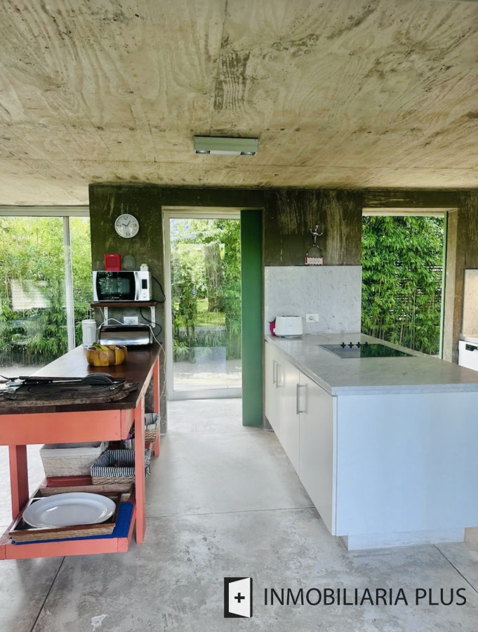 Casa ID.1267 - Alquiler de Casa en Punta del Este con 4 Dormitorios y Piscina a pasos de la Playa Mansa
