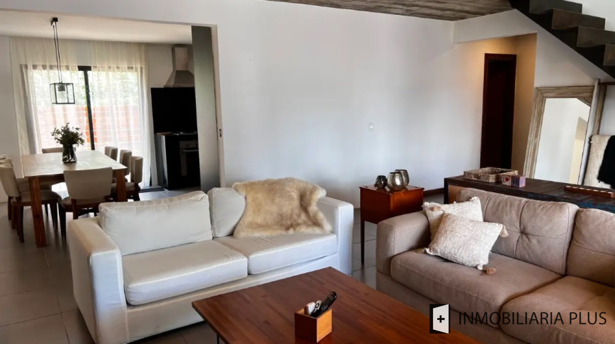 Casa ID.1006 - Alquiler de Casa con Piscina climatizada 4 Dormitorios y 676 m2 de terreno