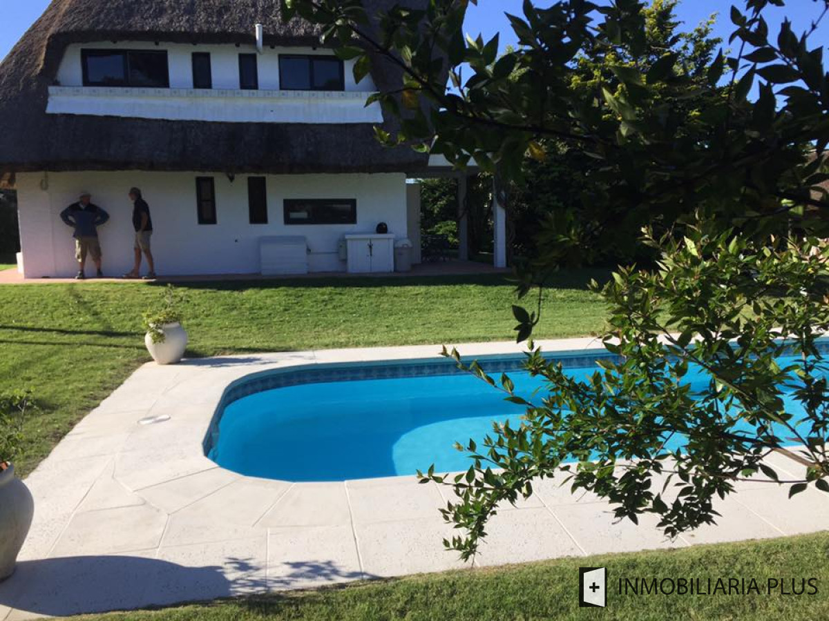Casa ID.644 - Venta de Casa con 3 Dormitorios y Piscina, Rincón del Indio C995
