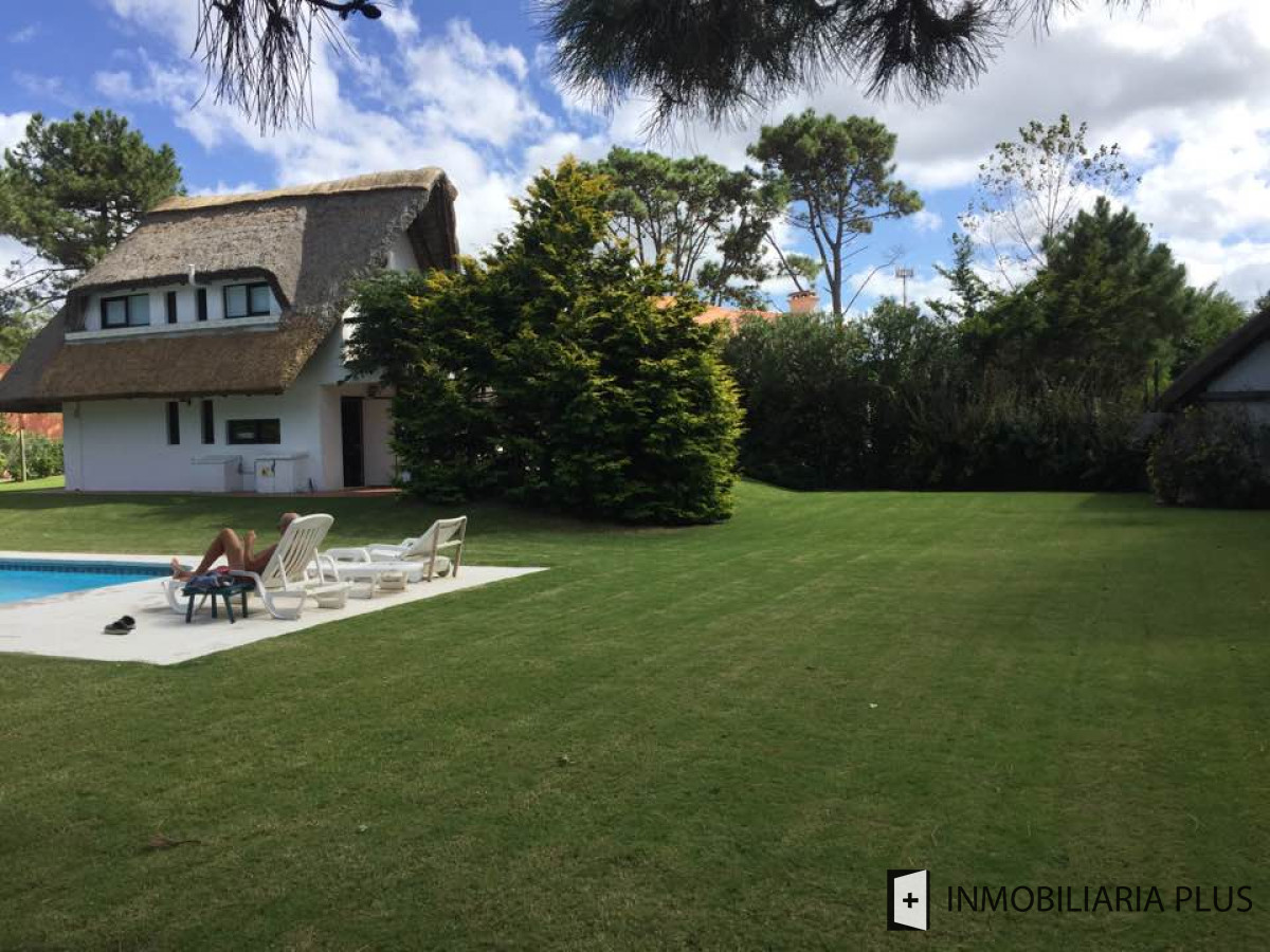 Casa ID.644 - Venta de Casa con 3 Dormitorios y Piscina, Rincón del Indio C995