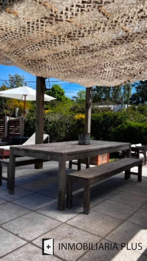 Casa ID.1006 - Alquiler de Casa con Piscina climatizada 4 Dormitorios y 676 m2 de terreno