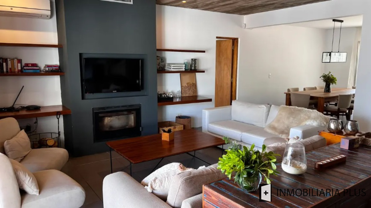 Casa ID.1006 - Alquiler de Casa con Piscina climatizada 4 Dormitorios y 676 m2 de terreno