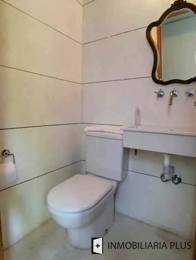 Casa ID.1267 - Alquiler de Casa en Punta del Este con 4 Dormitorios y Piscina a pasos de la Playa Mansa