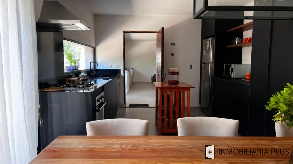 Casa ID.1006 - Alquiler de Casa con Piscina climatizada 4 Dormitorios y 676 m2 de terreno