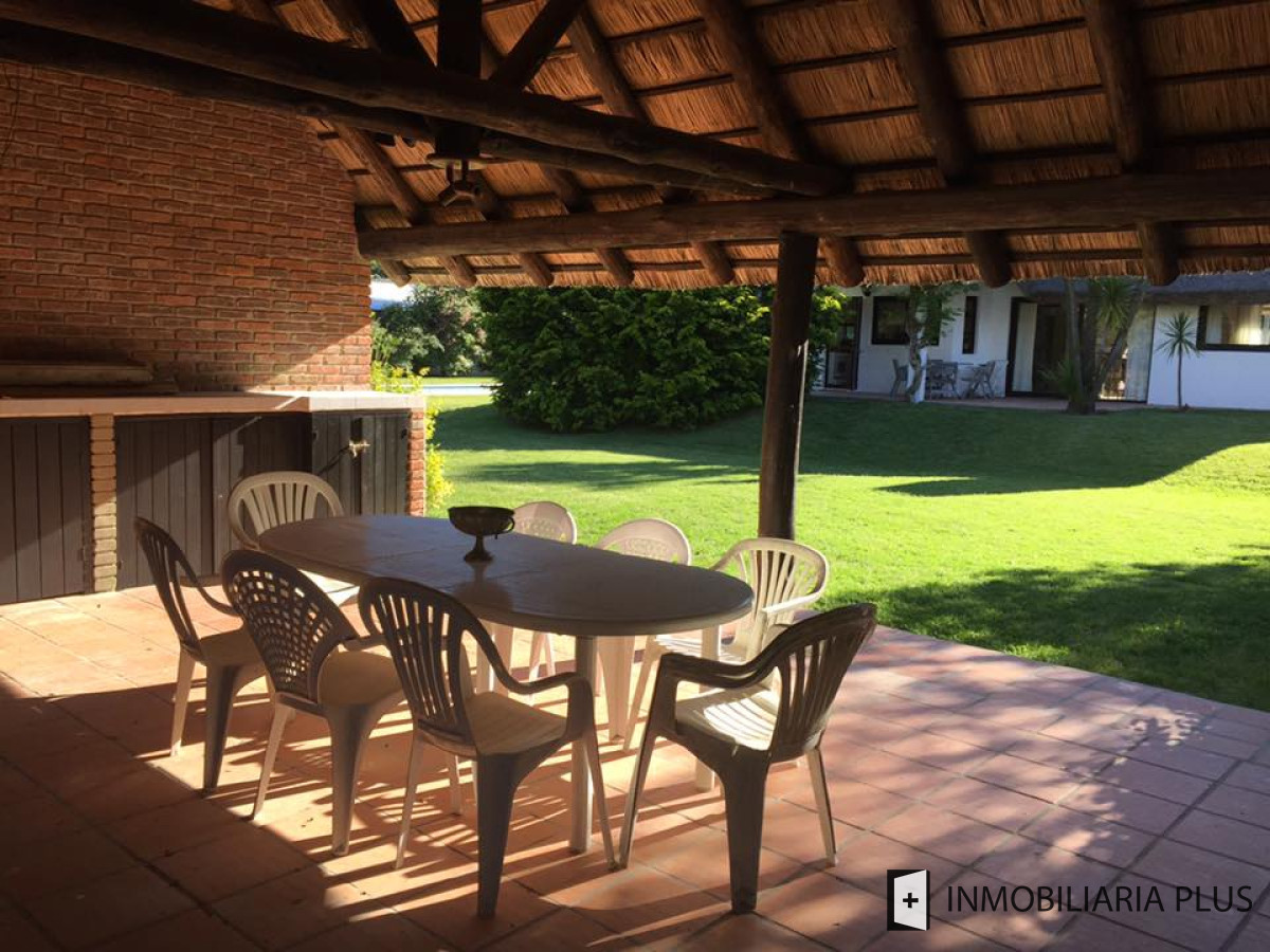 Casa ID.644 - Venta de Casa con 3 Dormitorios y Piscina, Rincón del Indio C995