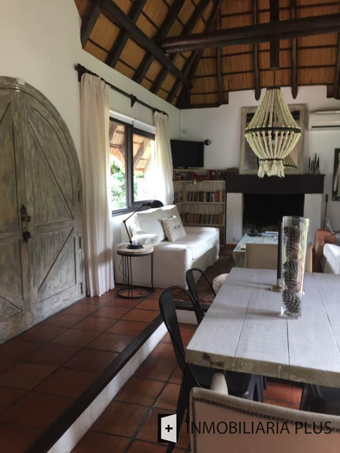 Casa ID.644 - Venta de Casa con 3 Dormitorios y Piscina, Rincón del Indio C995