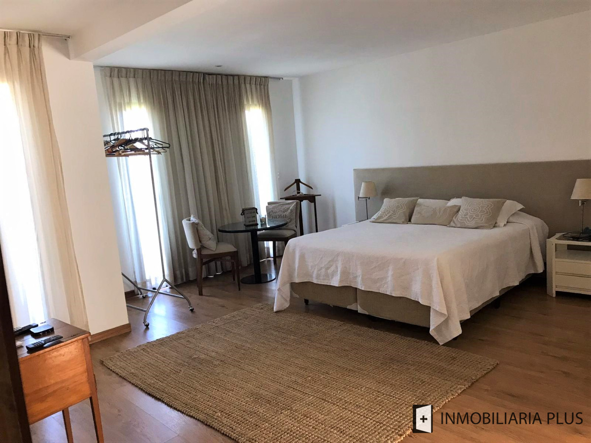 Casa ID.1006 - Alquiler de Casa con Piscina climatizada 4 Dormitorios y 676 m2 de terreno