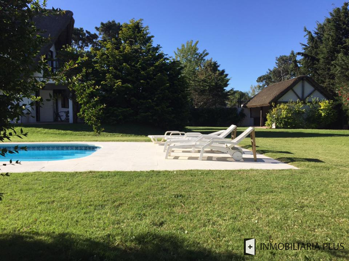 Casa ID.644 - Venta de Casa con 3 Dormitorios y Piscina, Rincón del Indio C995