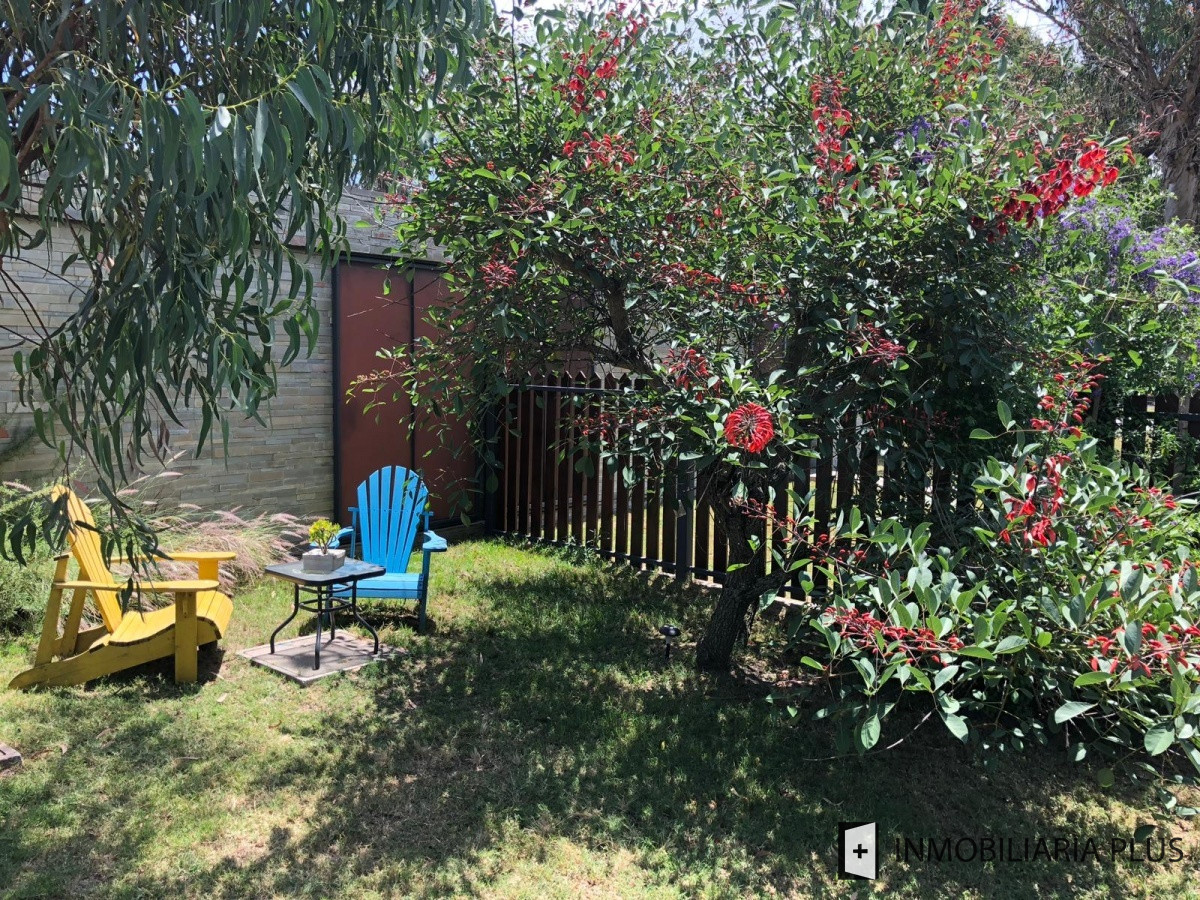 Casa ID.461 - Venta de casa con 525 m2 de terreno a pasos del Mar en Pinares con 2 Dormitorios C915