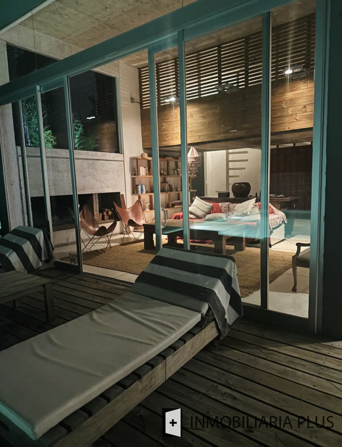 Casa ID.1267 - Alquiler de Casa en Punta del Este con 4 Dormitorios y Piscina a pasos de la Playa Mansa