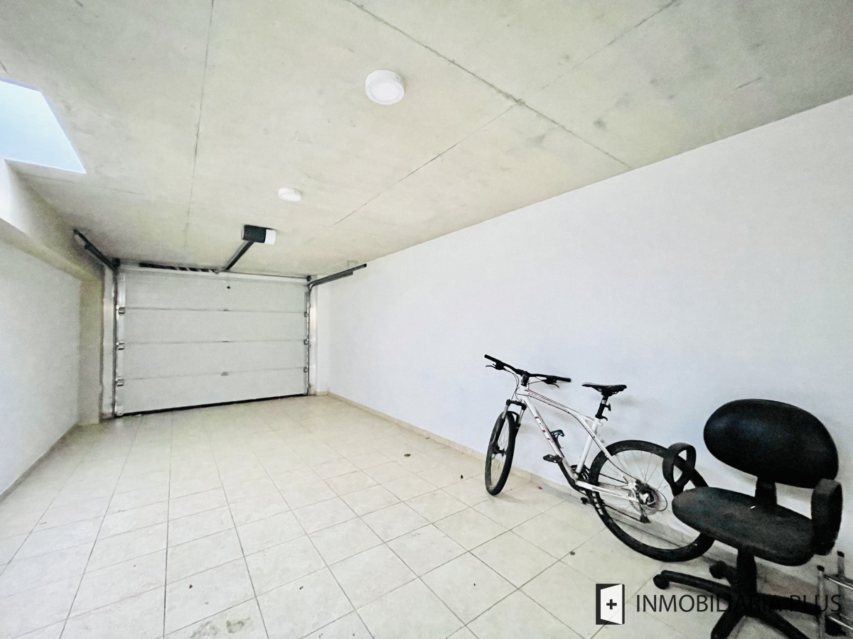 Casa ID.806 - Alquiler de Casa con 4 Dormitorios 905 m2 Piscina Climatizada y Barbacoa en Pinares de Punta del Este C806