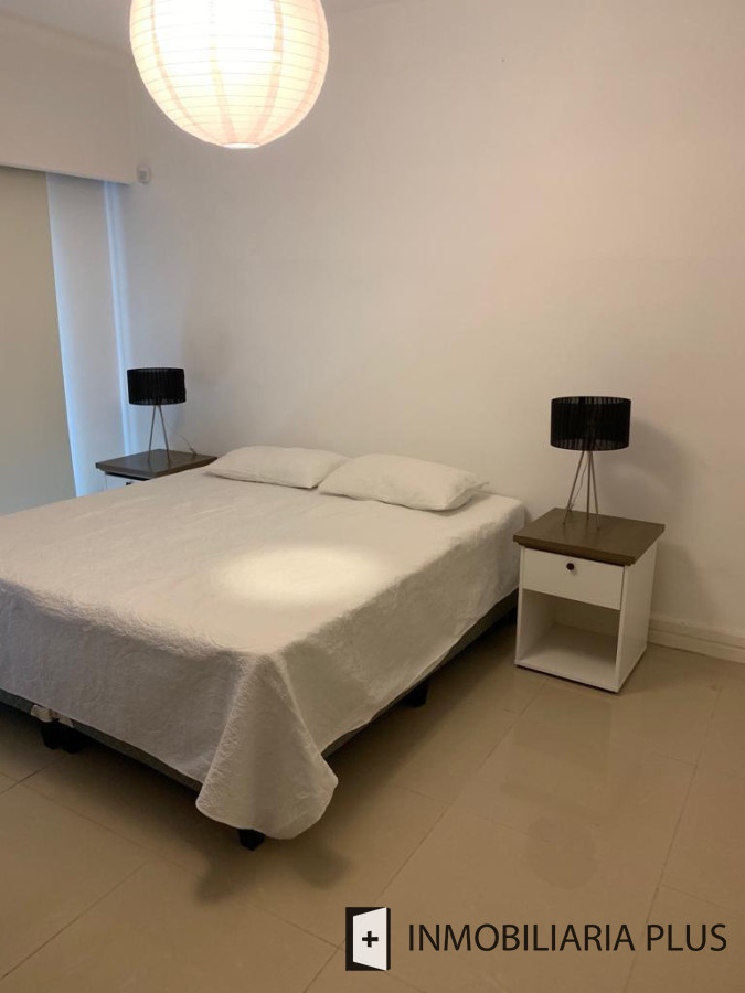 Casa ID.548 - Venta de Casa con todas las comodidades piscina, 4.200 m2 y 650 m2 en Punta del Este de 4 Dormitorios en Beverly Hills C955