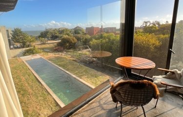 Venta de casa a pasos del Mar con 5 dormitorios en suite Casa en Punta Piedras Manantiales