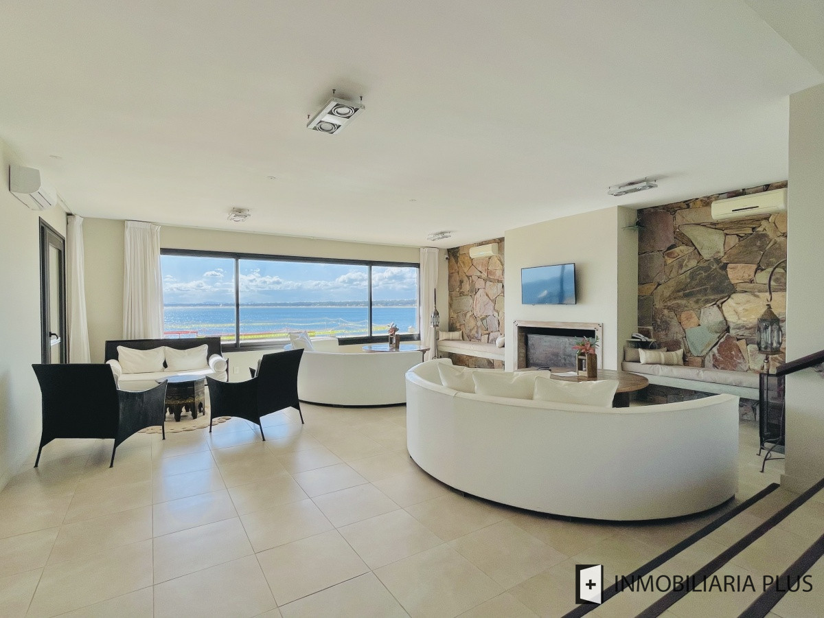 Apartamento ID.1016 - Venta de apartamento en Punta Ballena con 2 dormitorios Piscinas Barbacoa Club House Parrillero y más