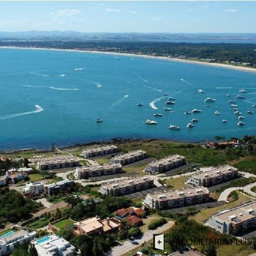 Apartamento ID.1016 - Venta de apartamento en Punta Ballena con 2 dormitorios Piscinas Barbacoa Club House Parrillero y más