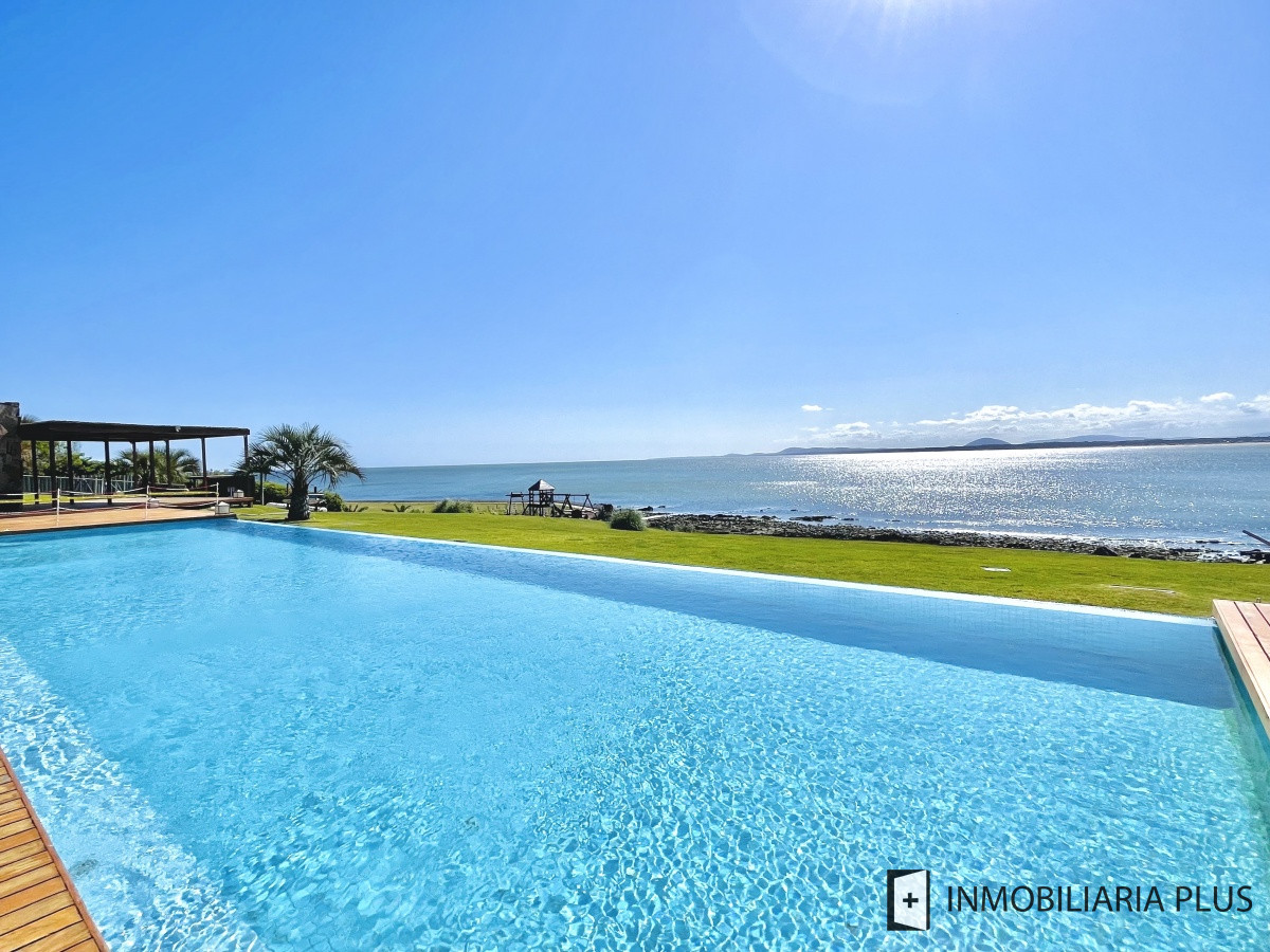 Apartamento ID.1016 - Venta de apartamento en Punta Ballena con 2 dormitorios Piscinas Barbacoa Club House Parrillero y más