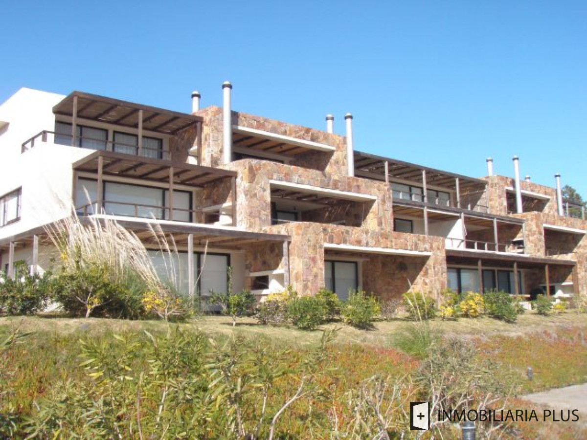 Apartamento ID.1016 - Venta de apartamento en Punta Ballena con 2 dormitorios Piscinas Barbacoa Club House Parrillero y más