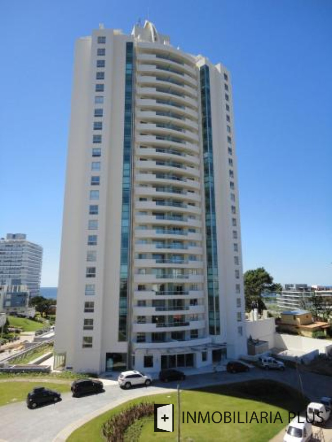 Apartamento ID.662 - Venta de Apartamento de 2 Dormitorios en Playa Brava con Piscinas, Playroom, Juegos Infantiles y más C662