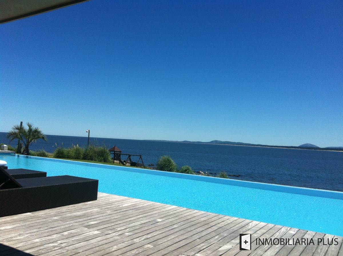 Apartamento ID.1016 - Venta de apartamento en Punta Ballena con 2 dormitorios Piscinas Barbacoa Club House Parrillero y más
