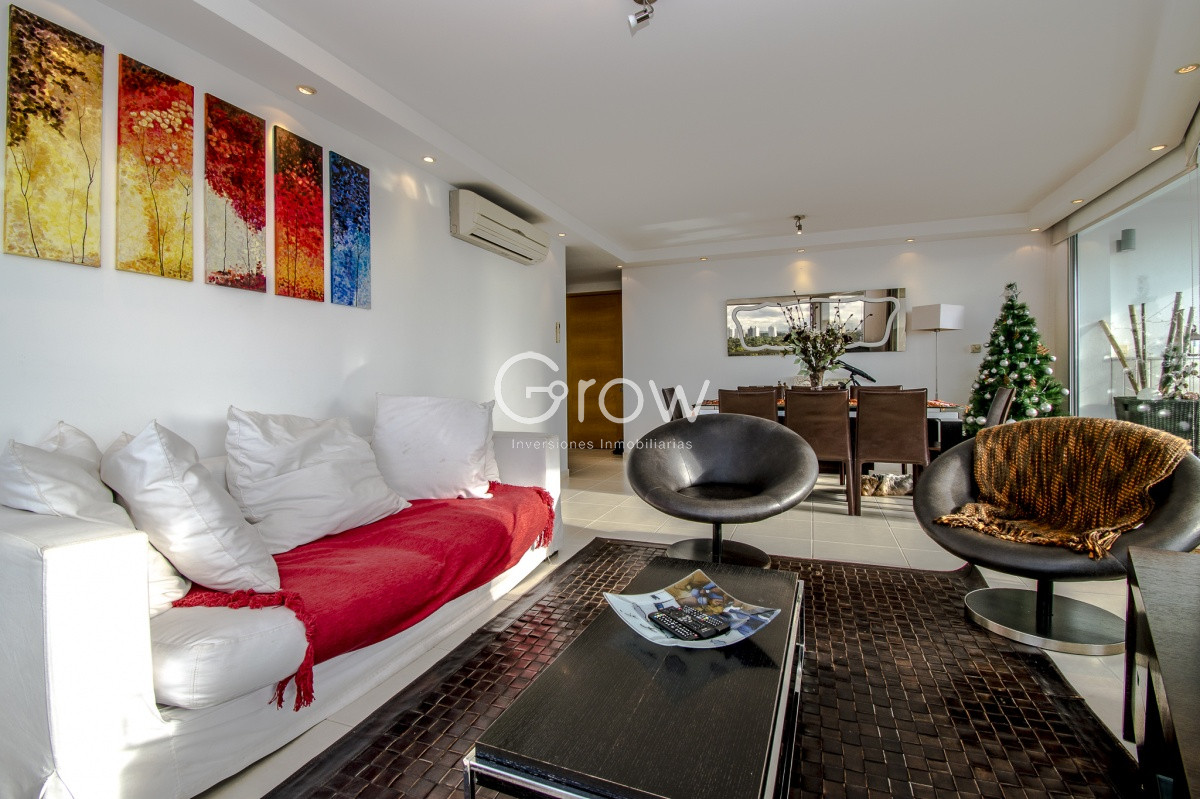 Apartamento ID.746 - Venta de apartamento de tres dormitorios más dependencia en playa Mansa, Punta del Este